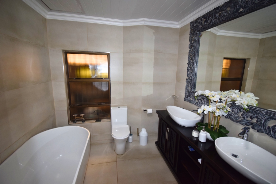 4 Bedroom Property for Sale in Jim Fouchepark Free State